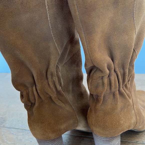 Charles David cognac suede booties 6.5 - Picture 9 of 9